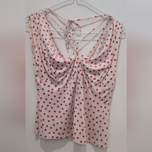 Cream with red polka dot top - Picture 1 of 4